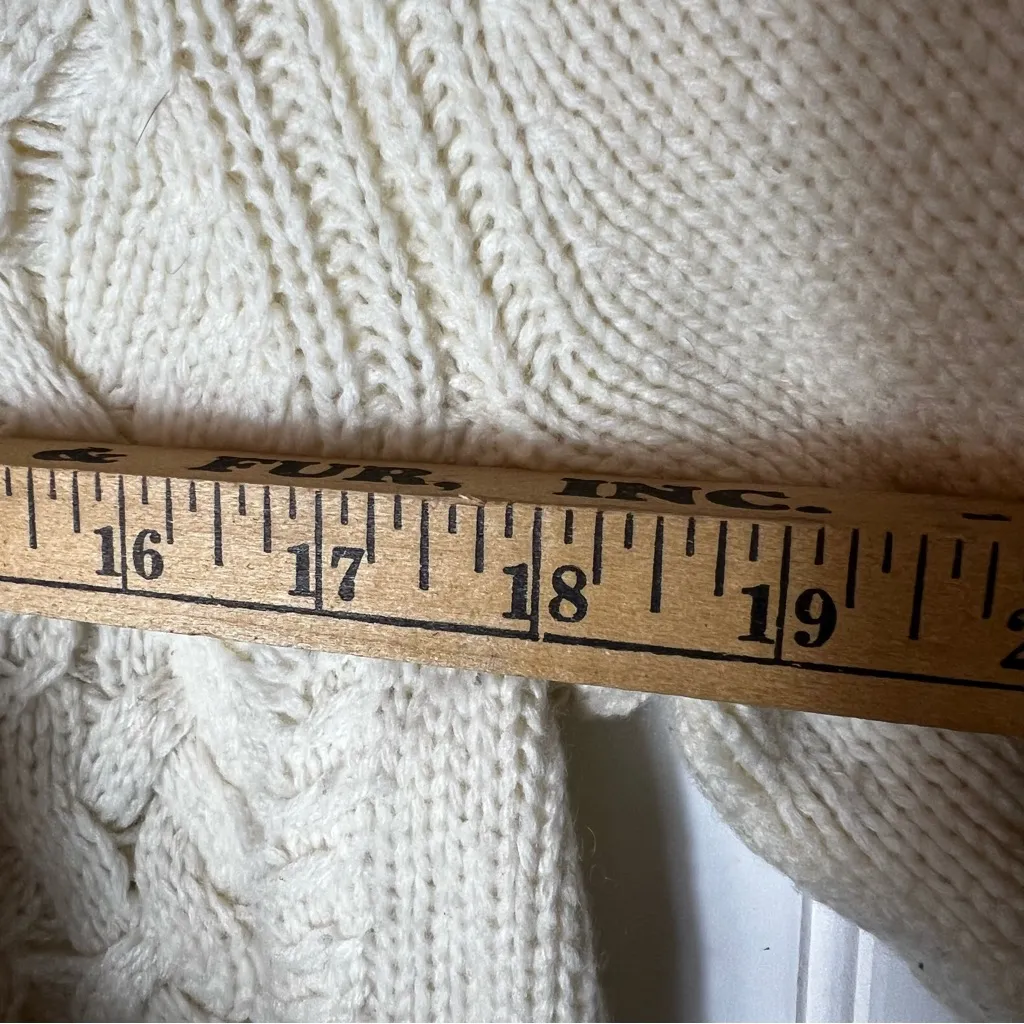 Woolrich Women's Cream Cardigan‎ Sweater - Image 7