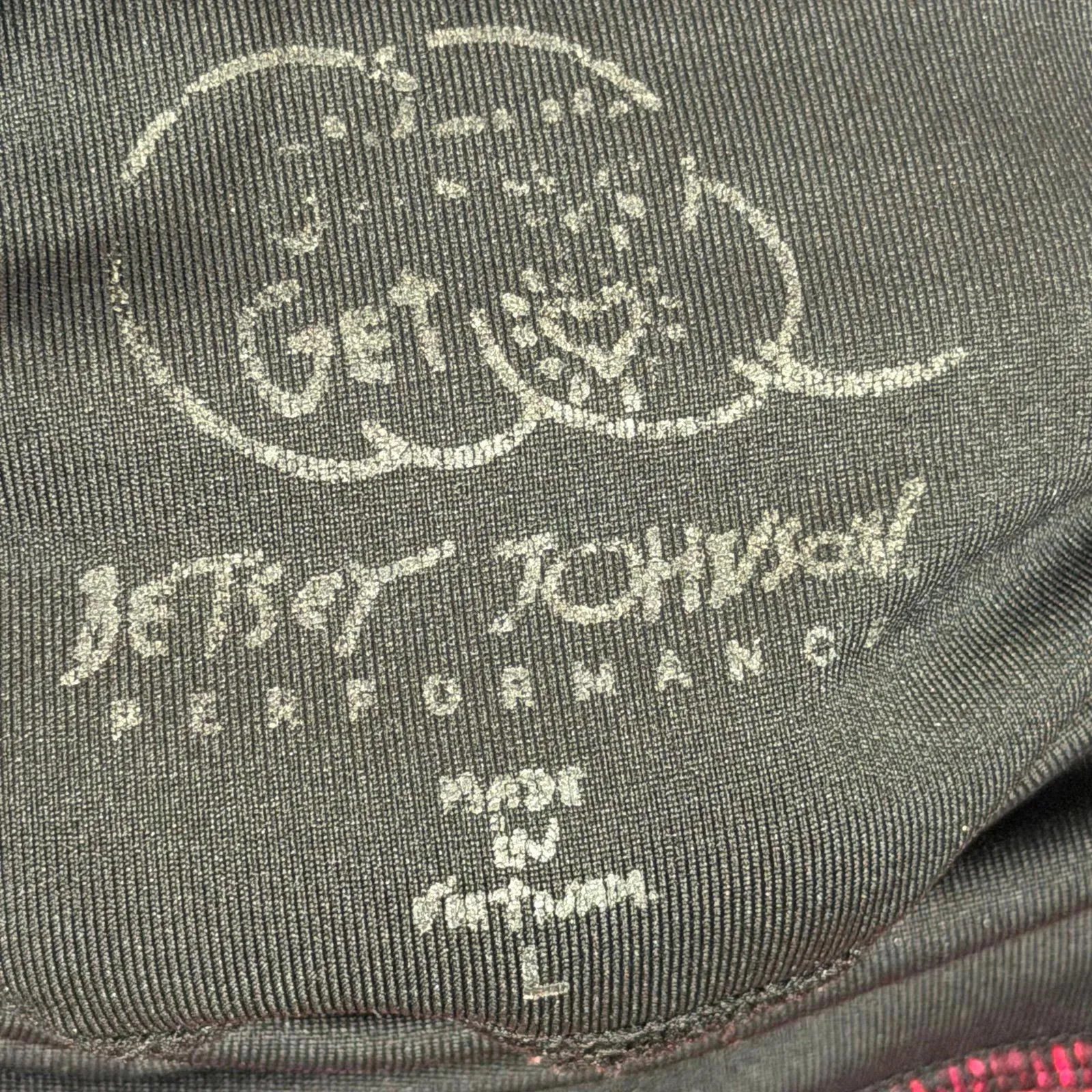 Betsey Johnson Performance Roses are Red Large Capri Leggings - Image 7