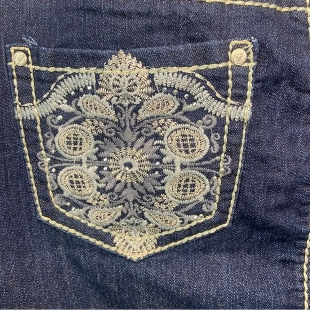 Nine West Dark Wash Blue Jean Denim Skirt Bling Gem Embroidery Pockets Sz 8/28 - Image 6