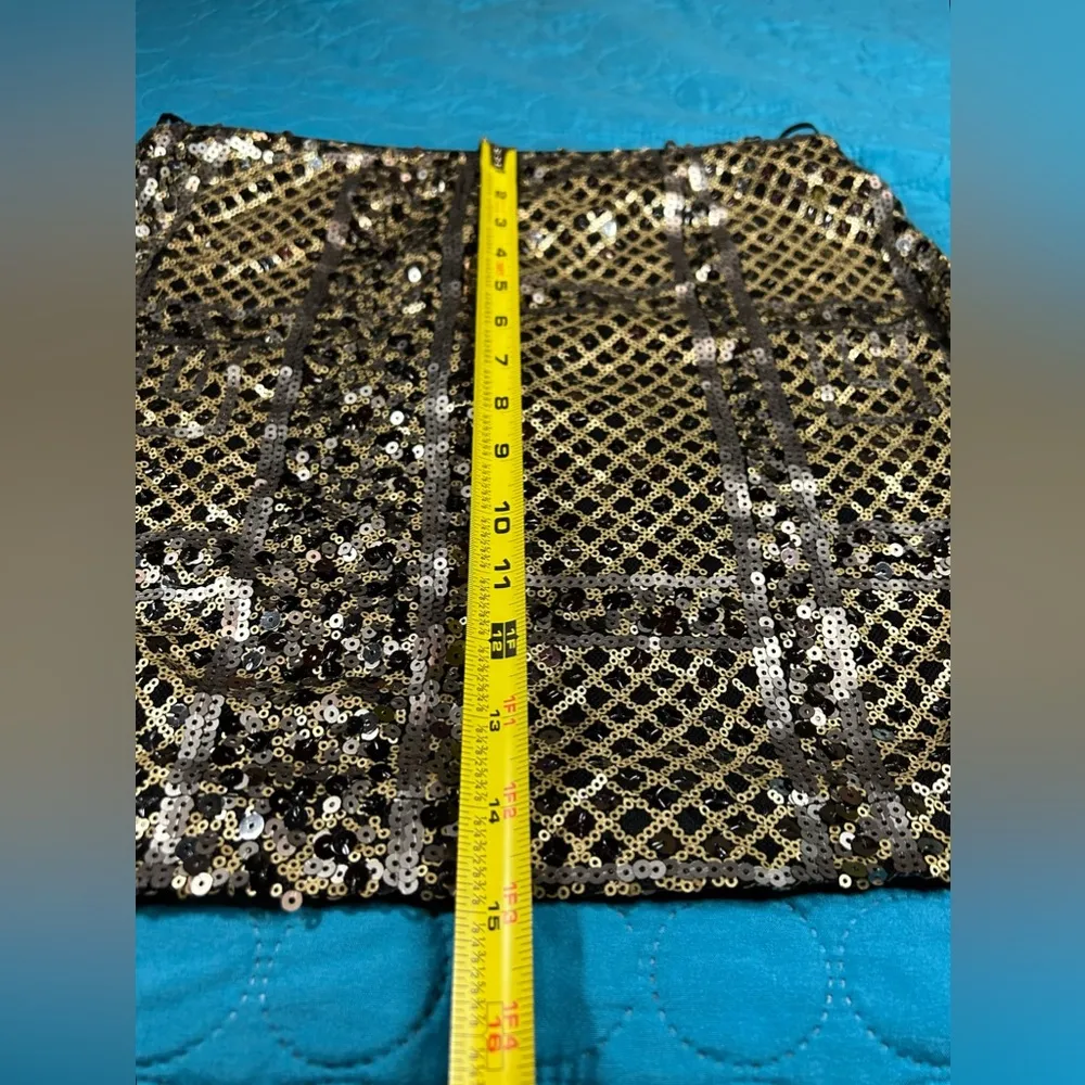 Romeo + Juliet Couture Gold/Silver Sequins Medium - Image 4