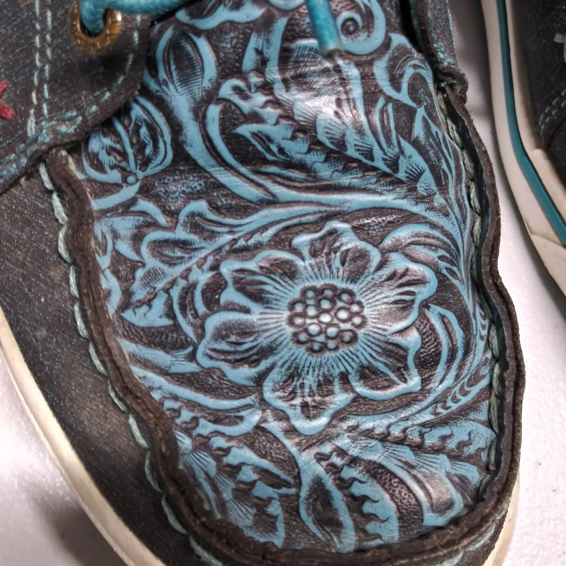 Twisted X Women's Tooled Kicks Shoes Gray Teal Casual Size 7.5 - Image 9
