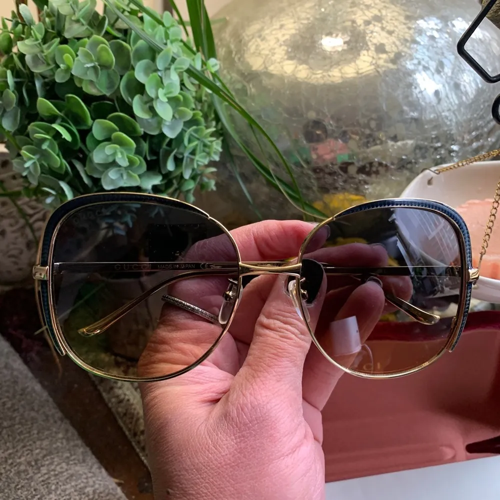 Authentic GUCCI 58 butterfly Gold Blue Crystals/metal sunglasses - Image 10