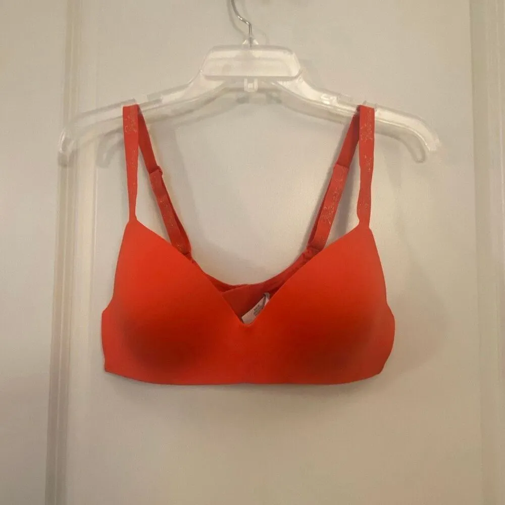 Victoria’s Secret Bra  T-shirt lightly lined wireless bra, size 38B - Image 2
