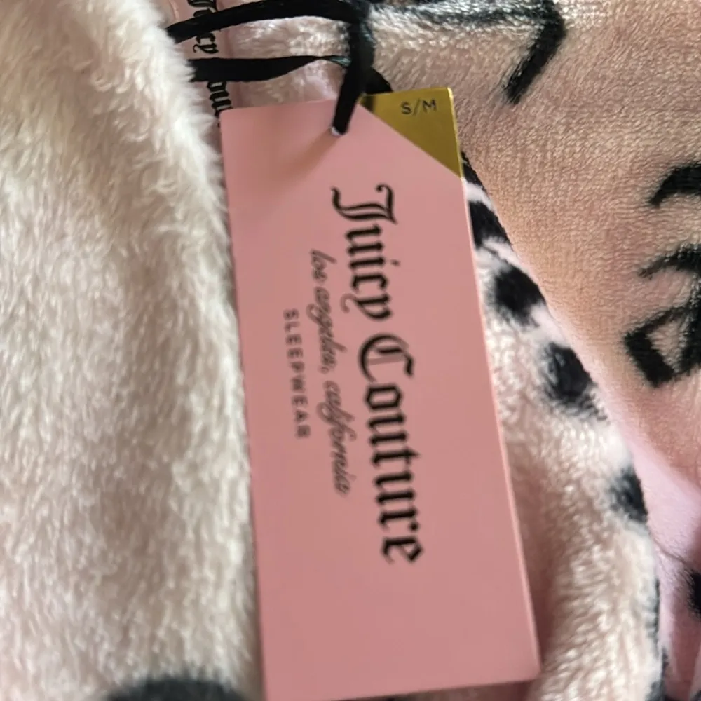 Juicy Couture  Sleepwear Pink & Black Short Robe. US size S/M. Belted 2 pockets - Image 7