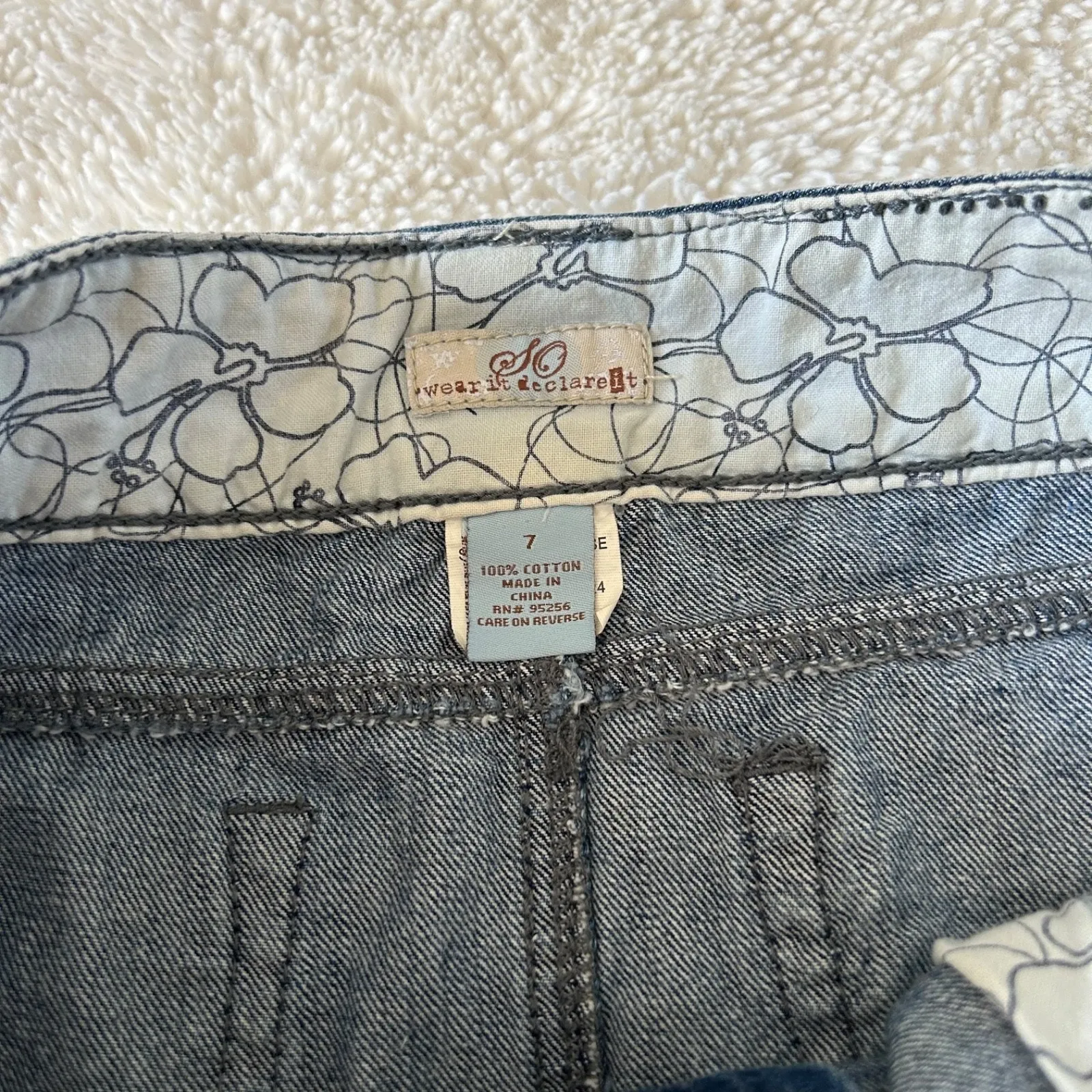 So Wear It Declare It Low Rise Blue Denim Mini Skirt Sz7 Embroidered Retro 2000s Size 8 - Image 5