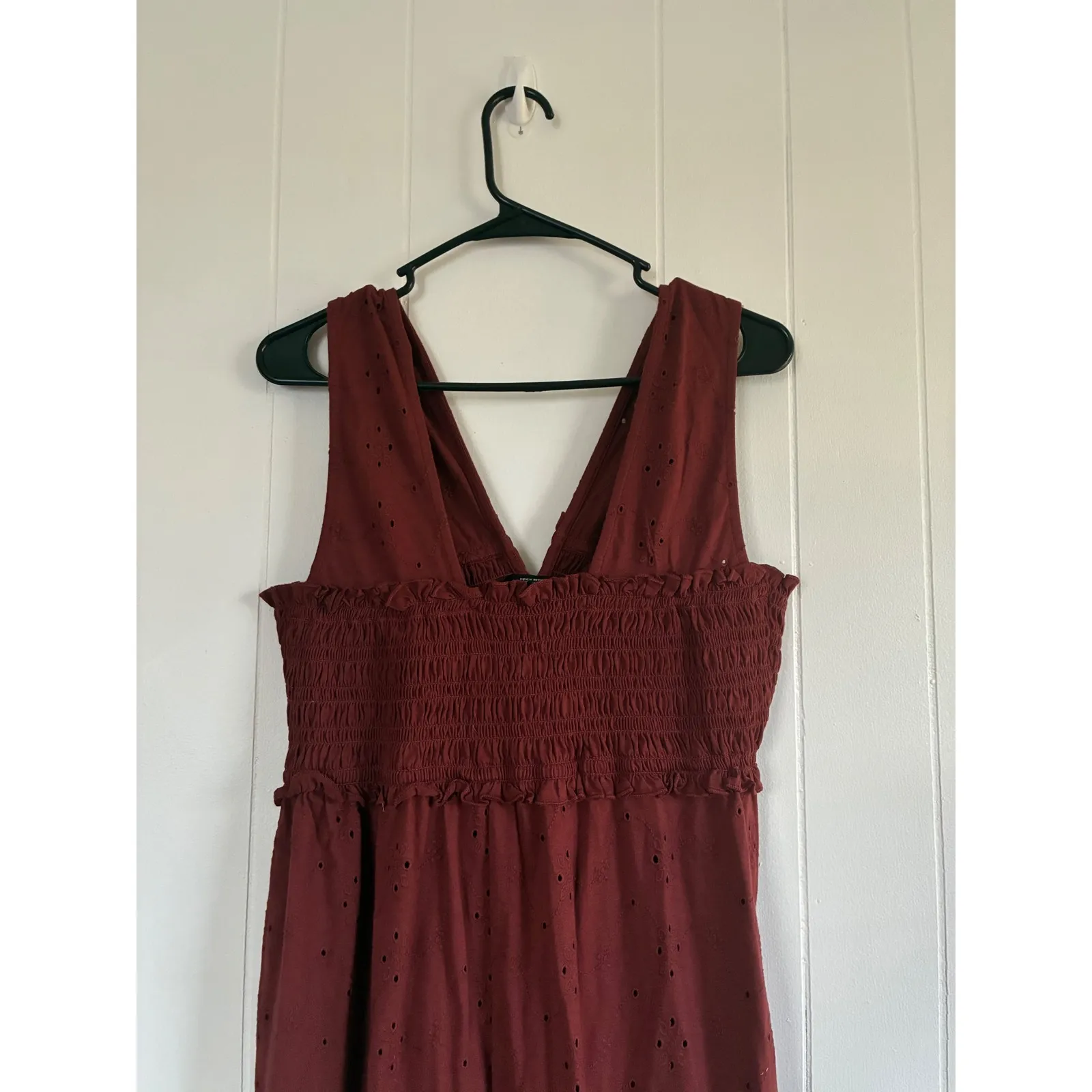 NWT ASOS DESIGN Rust Brown Eyelet Smocked Midi Dress Tiered Ruffle V Neck size 8 - Image 4