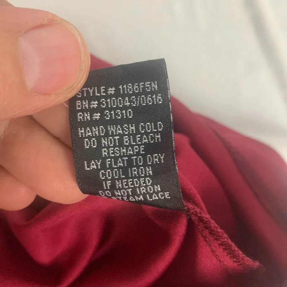 IN San Francisco Women's Red Sleeveless Blouse Top Size L - Image 5