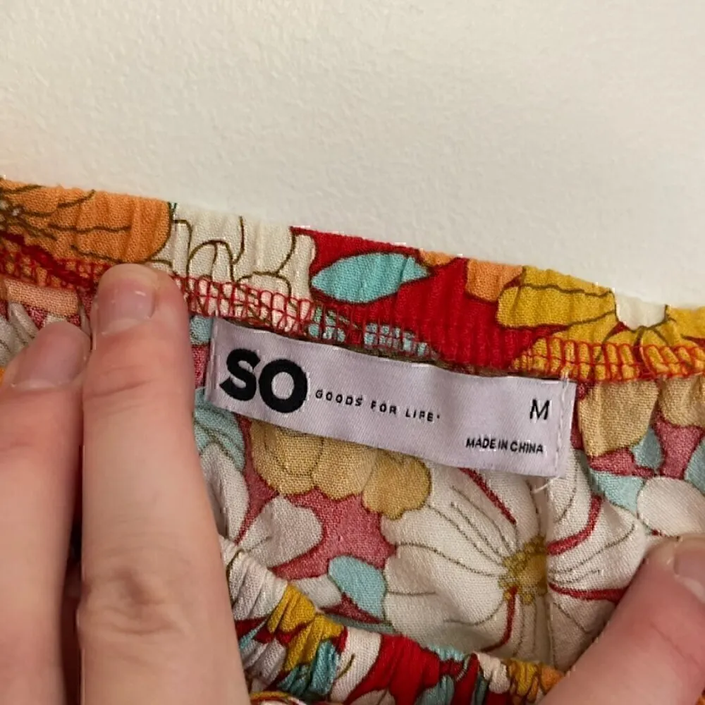 NEW NWT SO Cropped Floral Puff Sleeve Top Red Mustard Short Sleeve Y2K Crop Top - Image 5