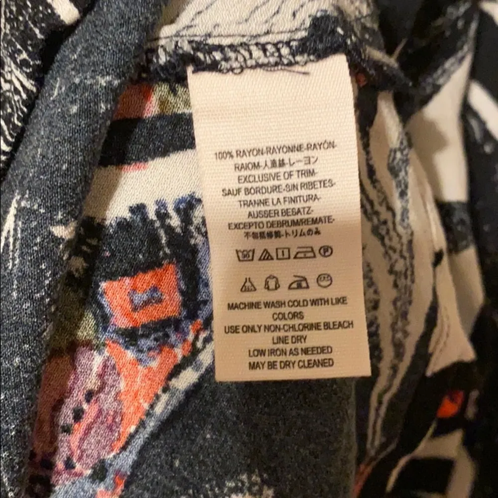 Free People ‘Drift Away’ cold shoulder black graphic print tunic top, size small - Image 7