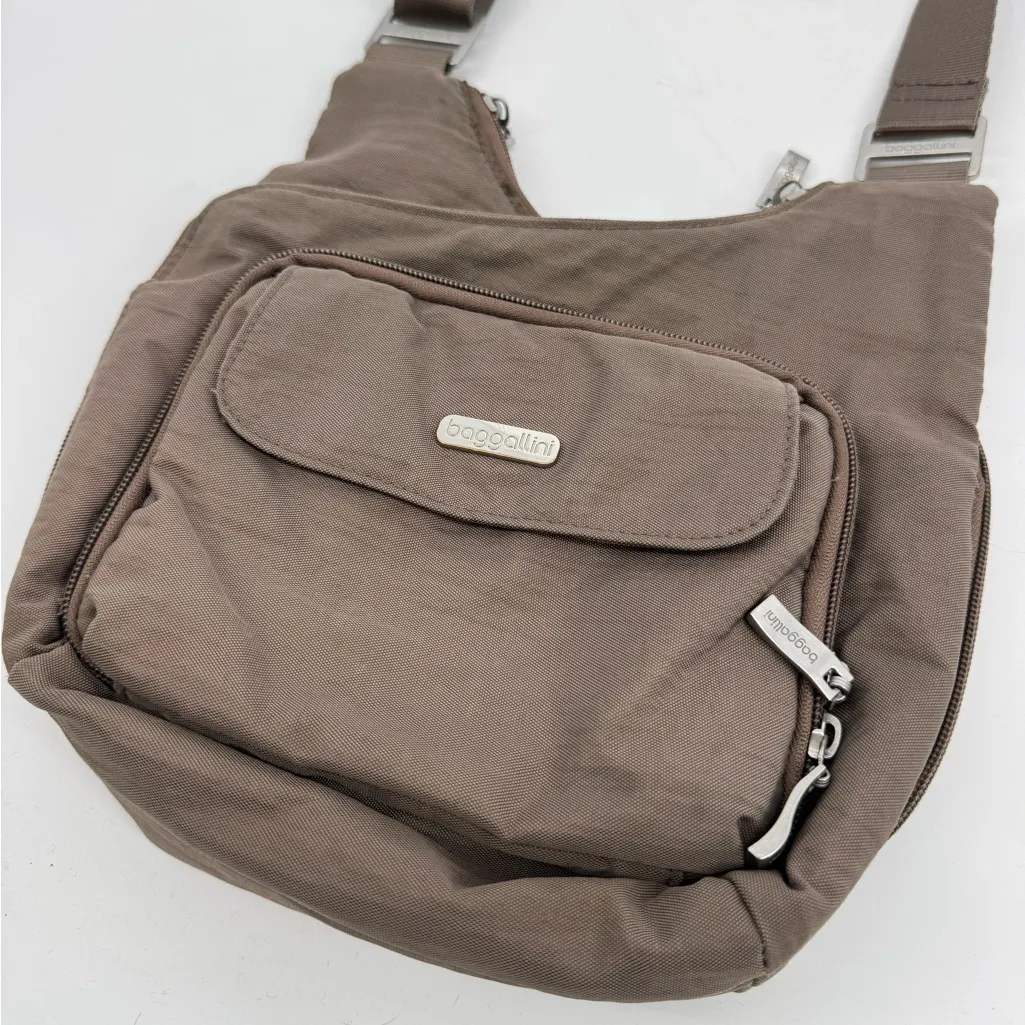Baggallini Criss Cross‎ Bag Crossbody Travel Bag Taupe/Brown - Image 3