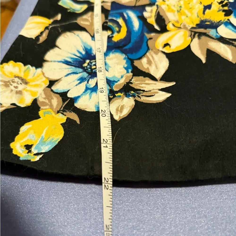 White House Black Market Fitted Black and Blue Dressy Tank Top - Image 6