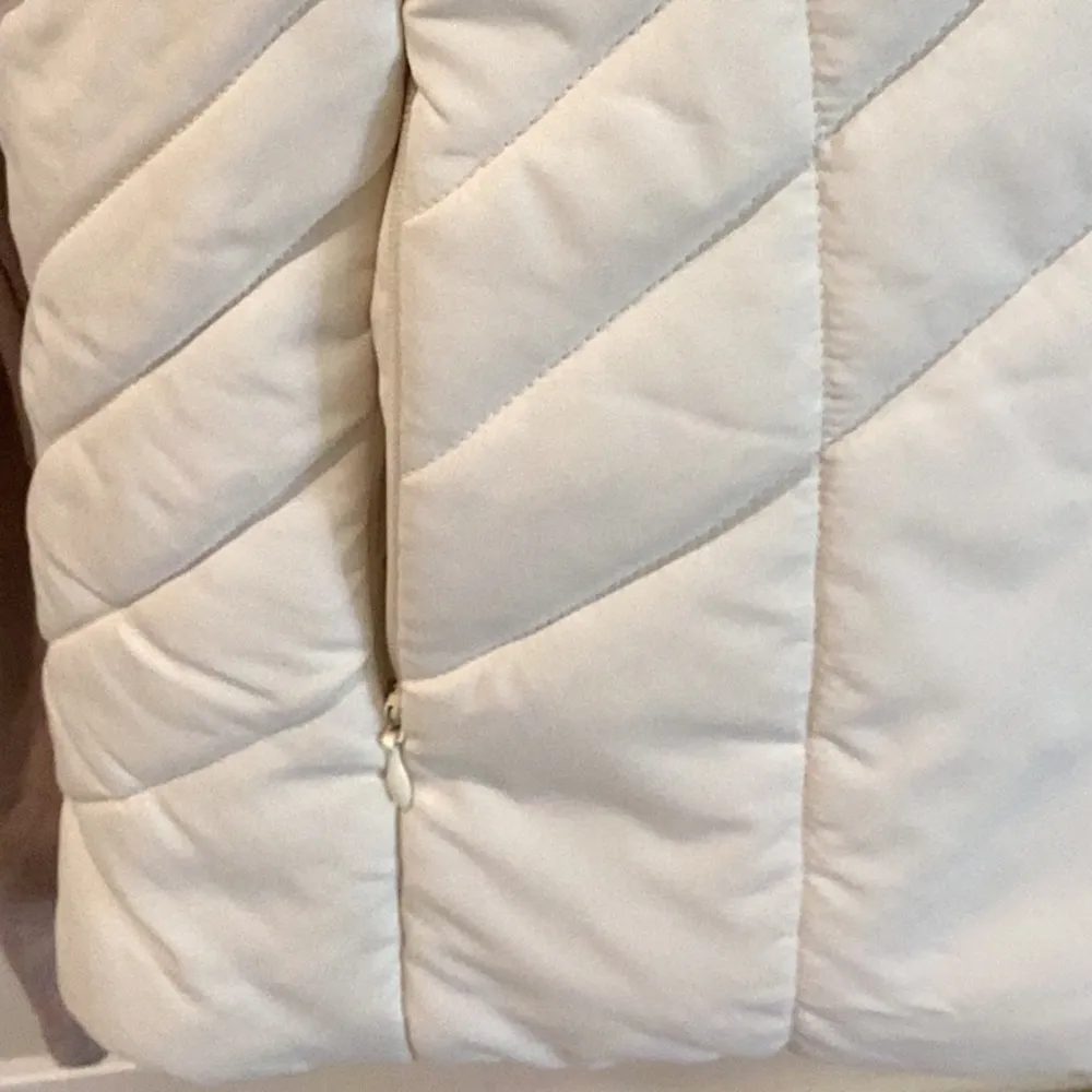 Izod puffer reverse able vest Ivory - Image 2