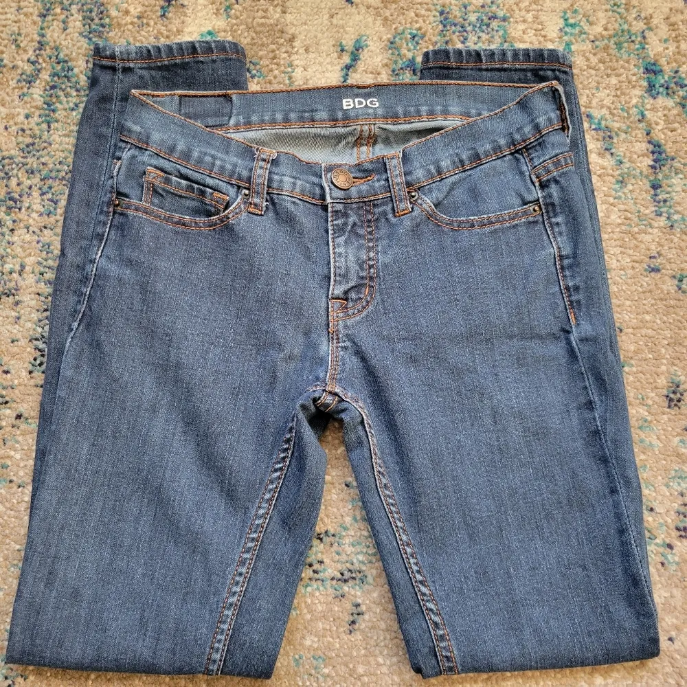 Urban Outfitters BDG Midrise Cigarette Ankle Jeans Size 27 - Image 4