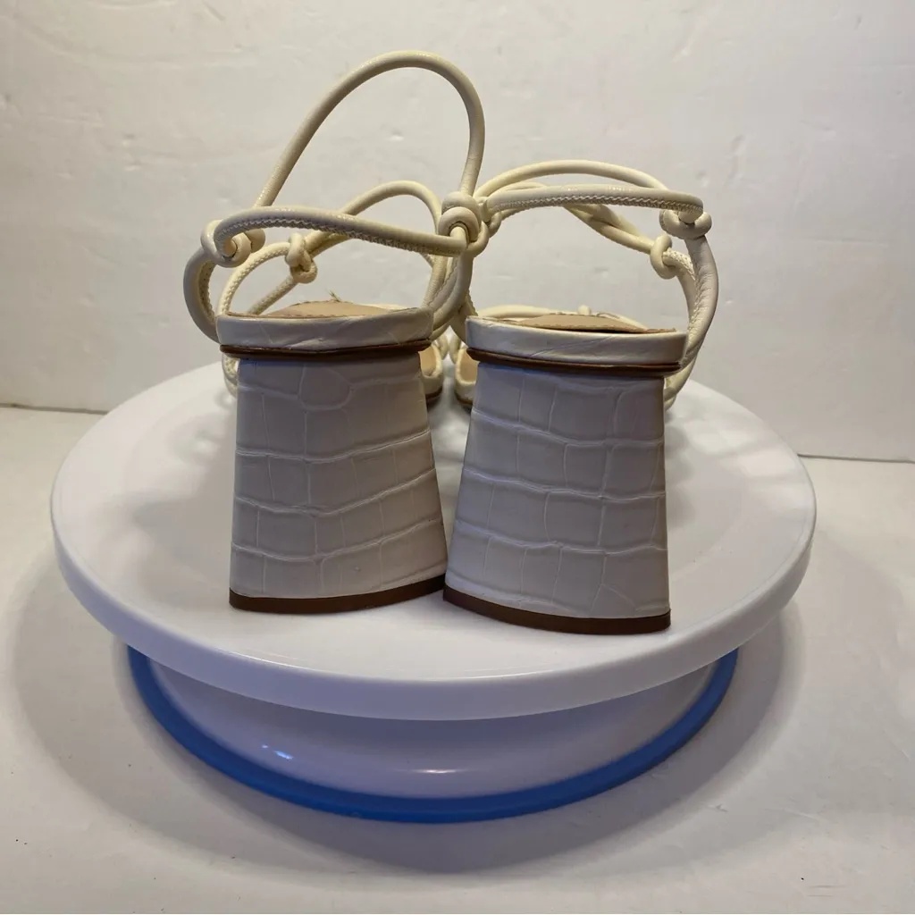 Steve Madden  Cream Sandals with Strappy Design - Image 6