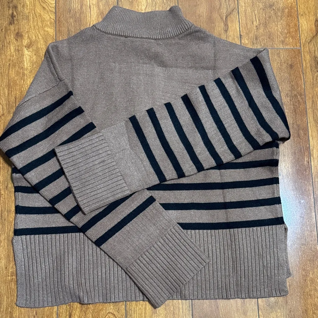 DKNY womenTan and Black Zip-Up Sweater - Image 5