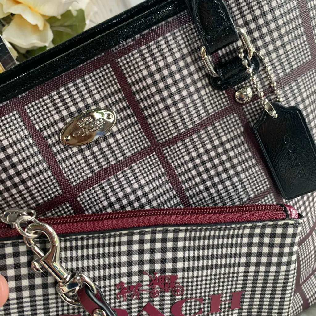 Coach  Plaid Tote Bag with Matching wristlet - Image 5