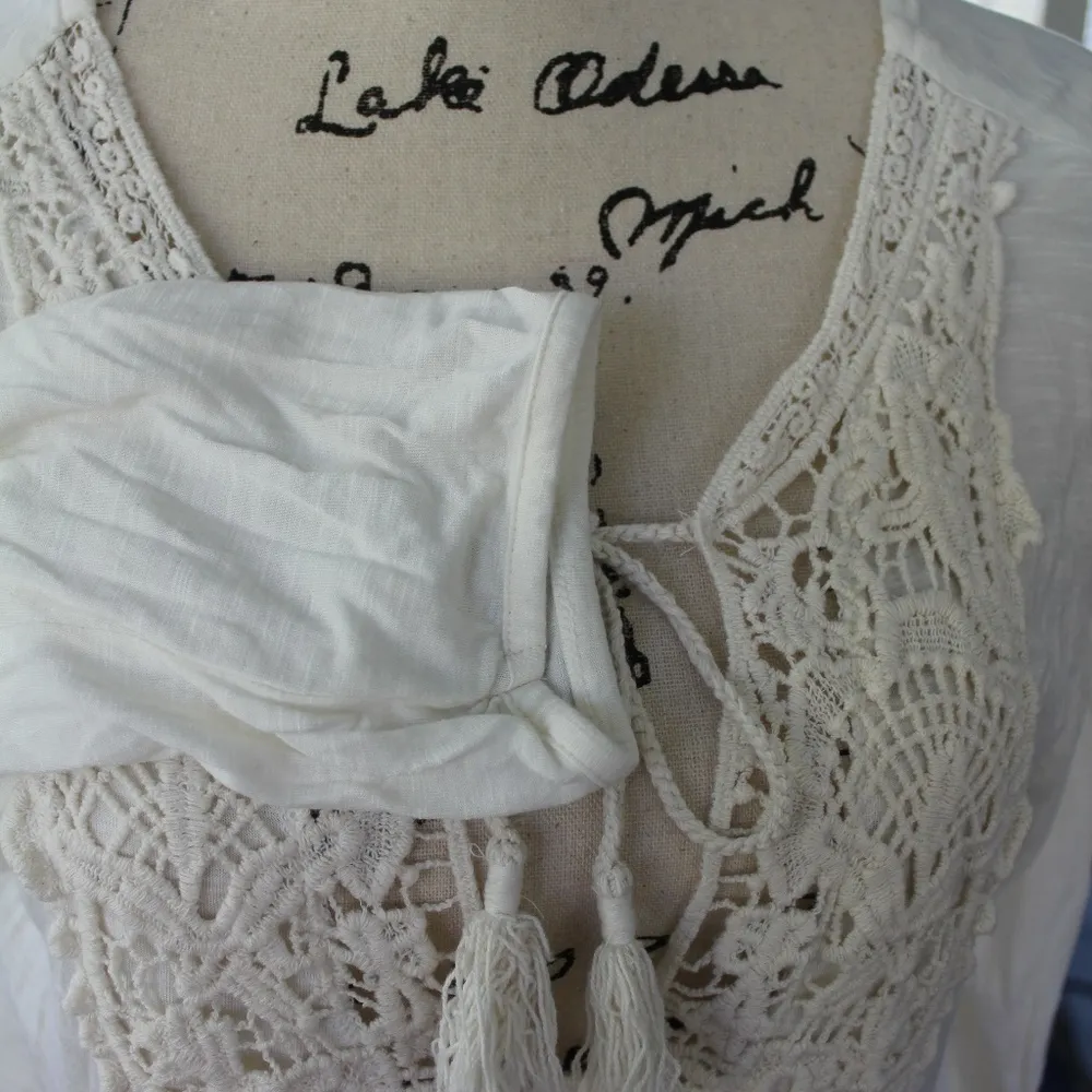 American Eagle Outfitters Lacey Top Sz Med - Image 4