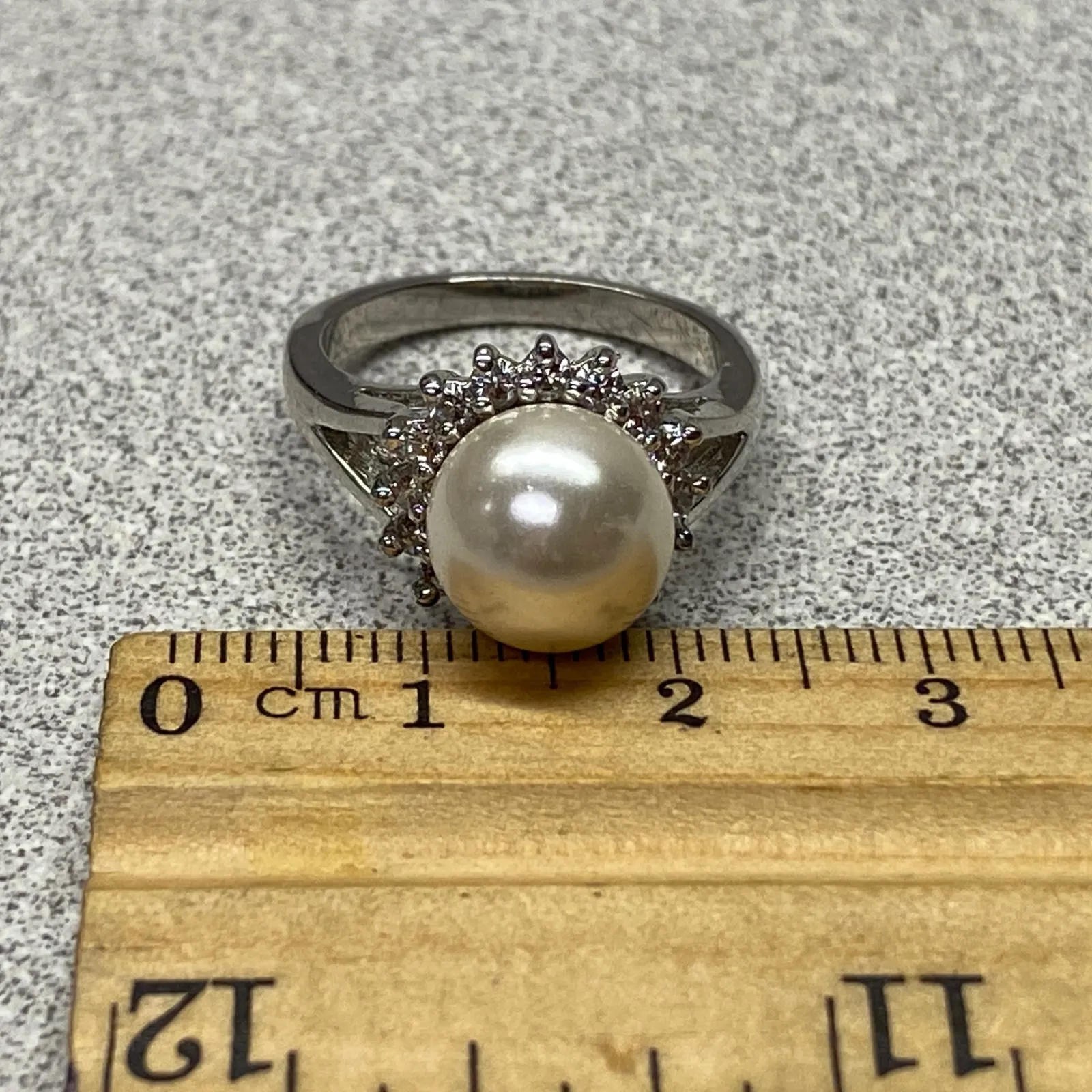 Silver Tone Elegant Pearl Halo Crystal Accents Classic Design Cocktail Ring Sz 7 White - Image 8
