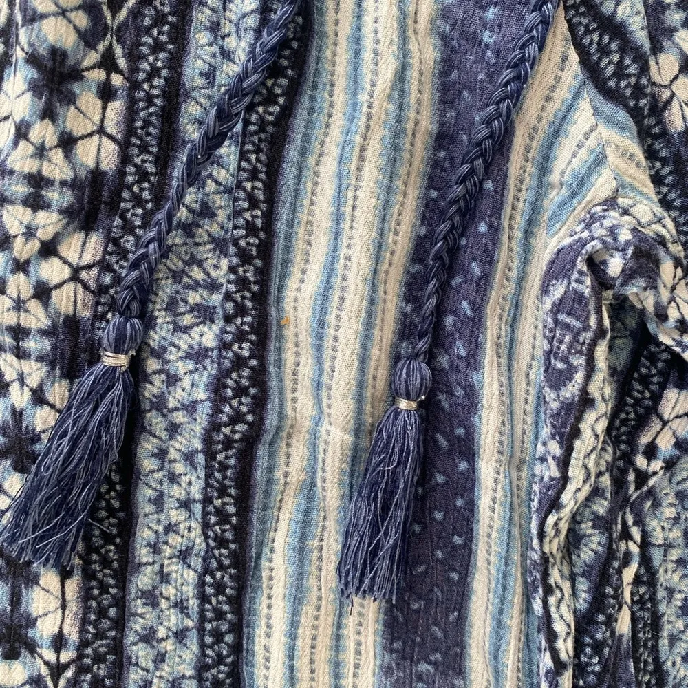 white and blue striped floral patterned flowy wide leg pants - Image 10