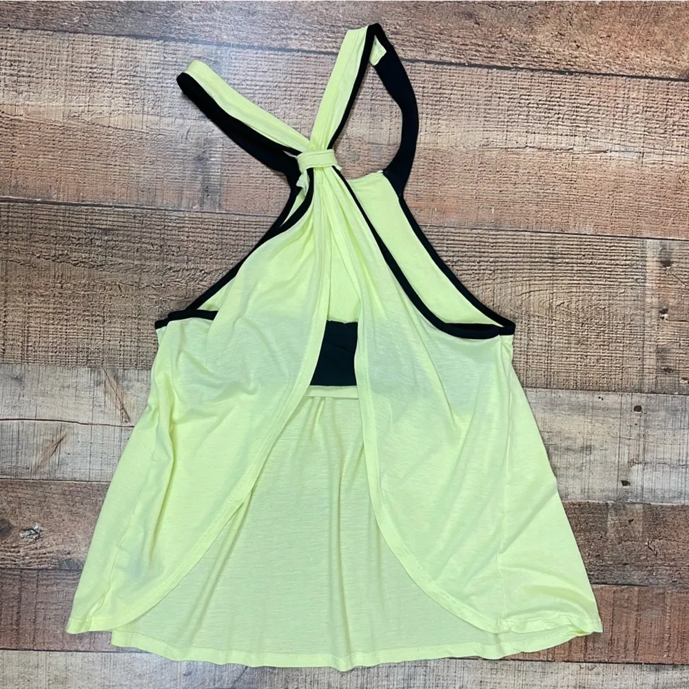 Victoria's Secret Medium Racerback Tank Top Padded Shelf Bra Open Back Butterfly - Image 2