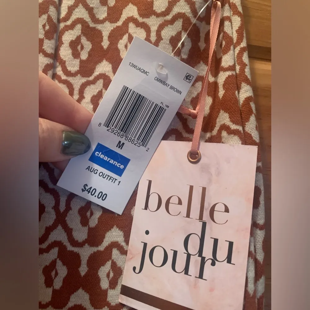 Belle du Jour Juniors' Pull On Double Knit Skirt. Size Medium NWT. - Image 3