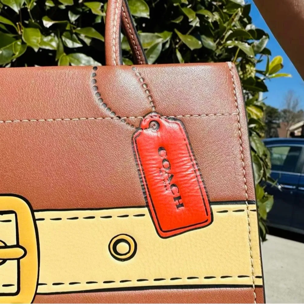 COACH CASHIN CARRY22 WITH TROMPE L’OEIL PRINT BRASS/SADDLE MULTI CROSSBODY $595 - Image 12