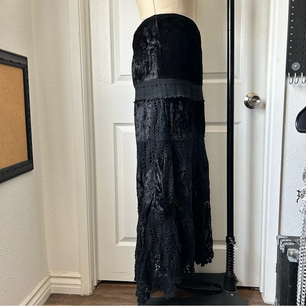 Elegant Black Lace Maxi Skirt - Image 3