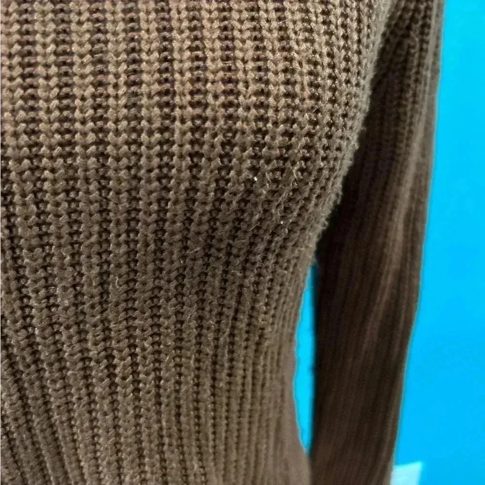 American apparel warm orange brown sweater in size small - Image 3