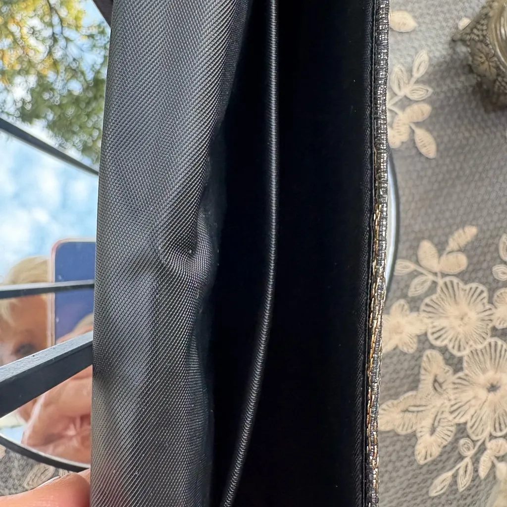 Elegant Black and Gold Clutch - Image 11