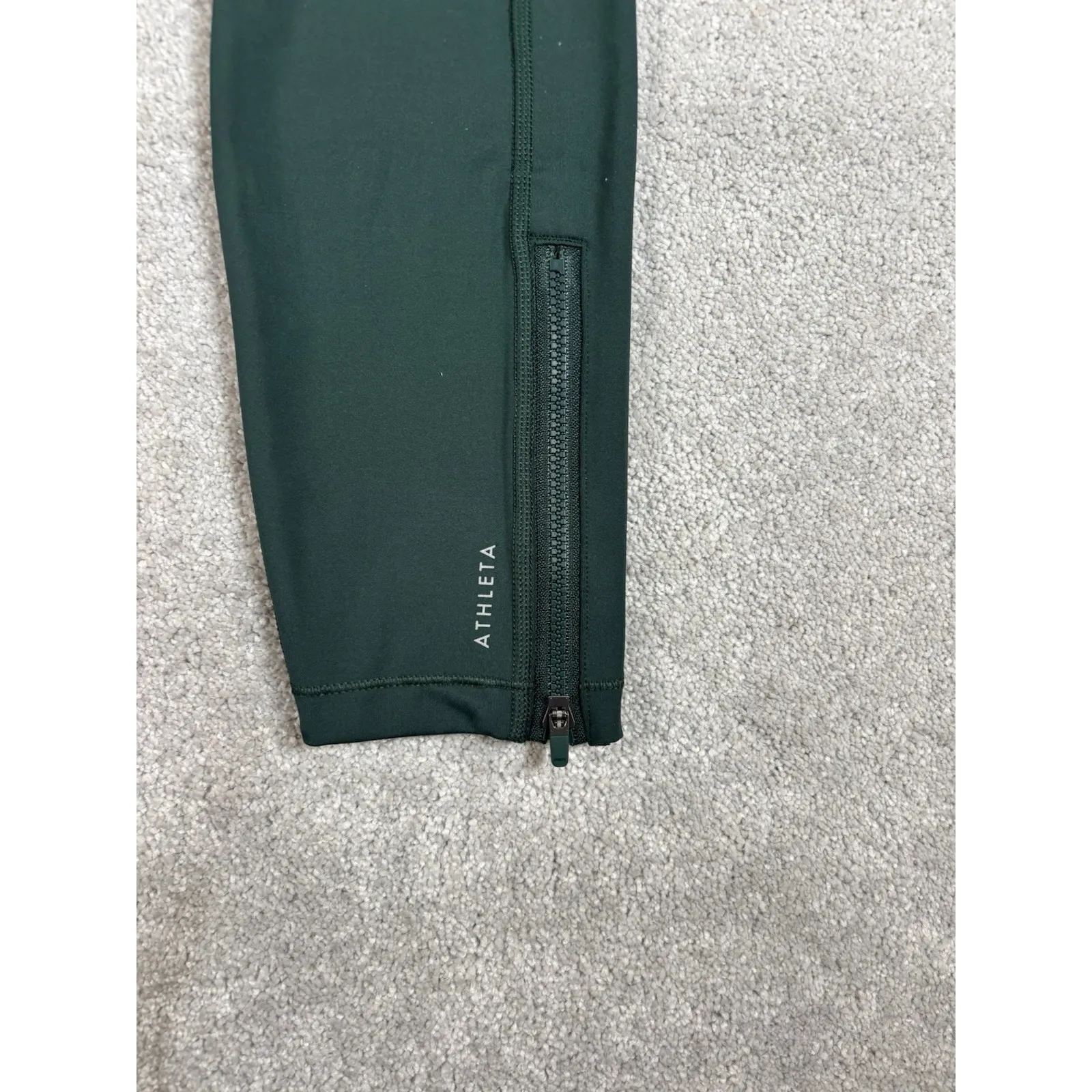 Athleta Ultimate Run 7/8 Tight-Green-Size Small EUC - Image 2