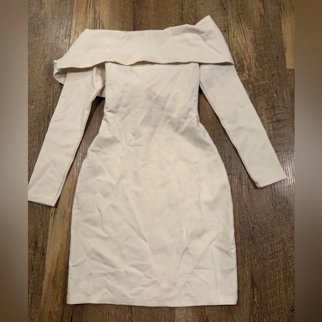 NWT Abercrombie and Fitch Long Sleeve Off-Shoulder Cream Mini Dress XXSP - Image 4