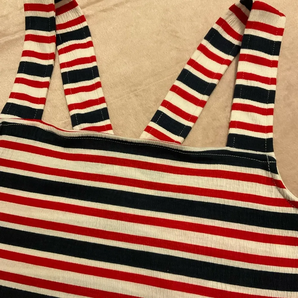 Good Sunday crop top size small - Image 4