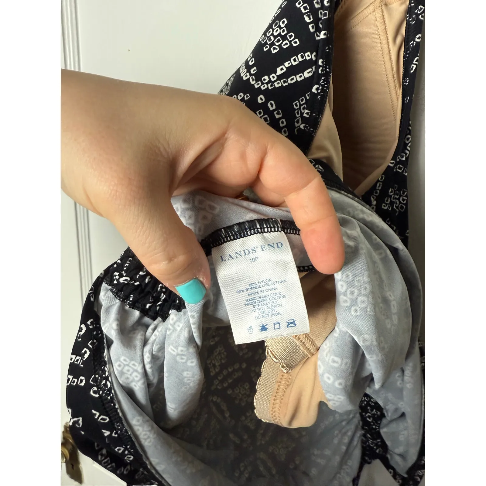 Lands' End Tankini Top Women's 10P Ruched Flattering Black White Halter Padded - Image 4