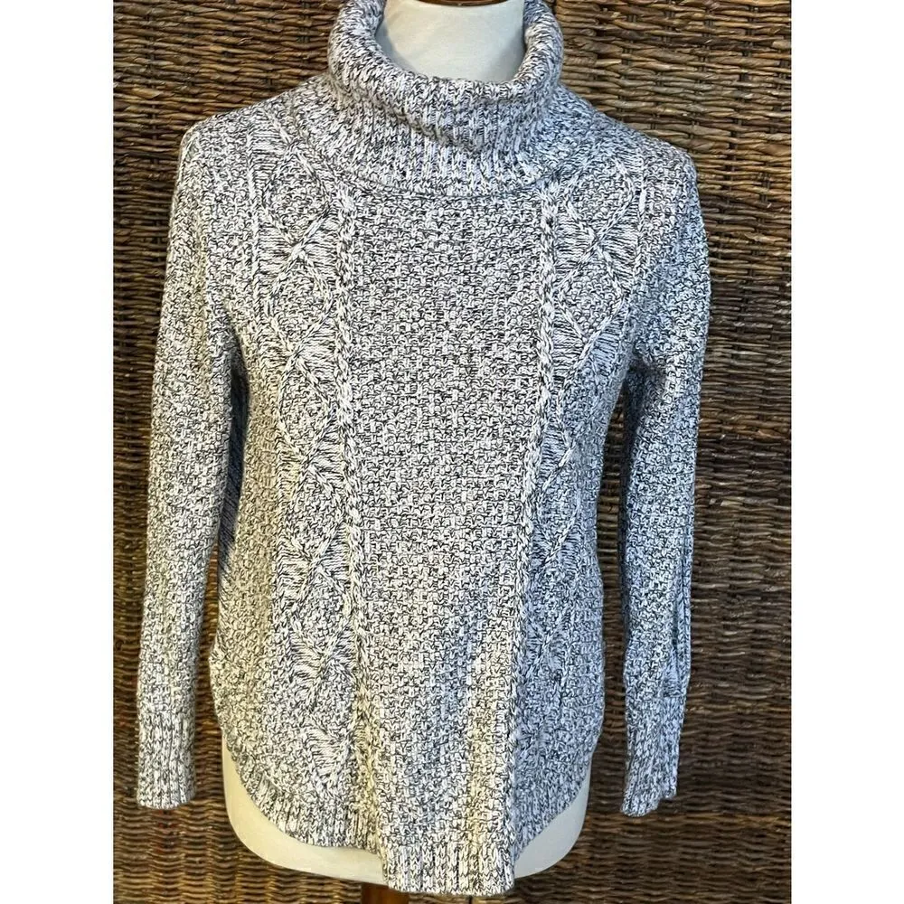 Gap Black and White Cable Knit Turtleneck Sweater Size Small - Image 2