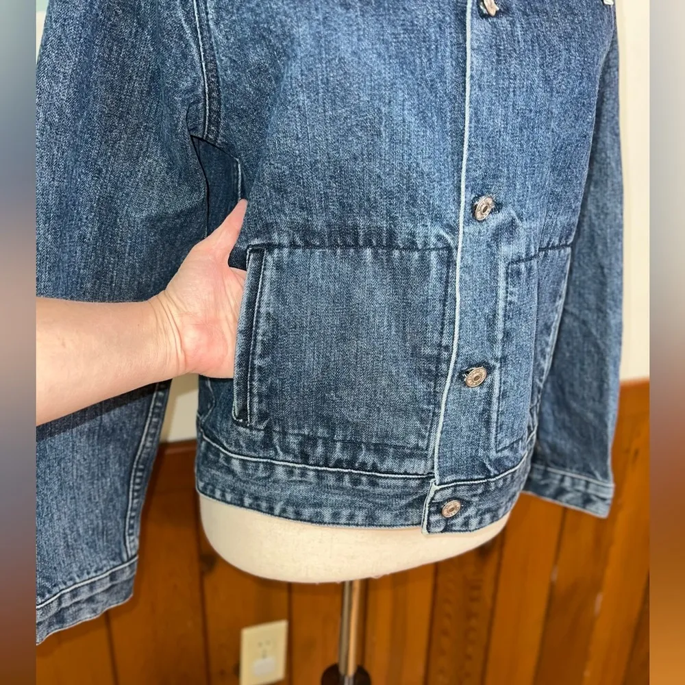 Super Cool Vintage 90s Tommy Hilfiger Jean Jacket! - Image 5