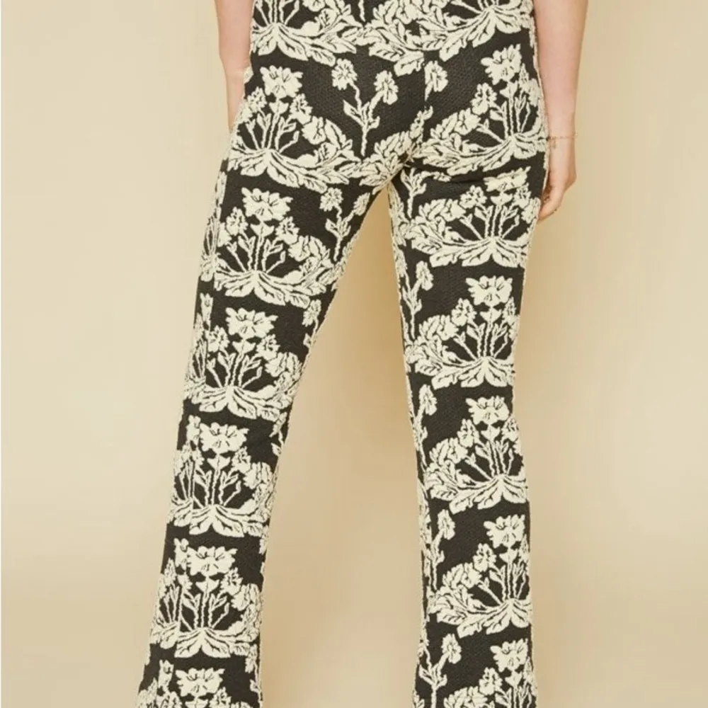 Black Fox Pant — Stretch Flare Jacquard Brocade Floral Knit Small - Image 5