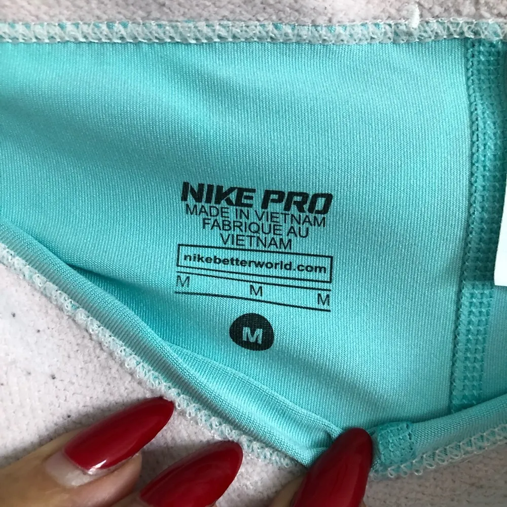 Nike Pro Big Dot Teal/Black Shorts. Size Medium - Image 5