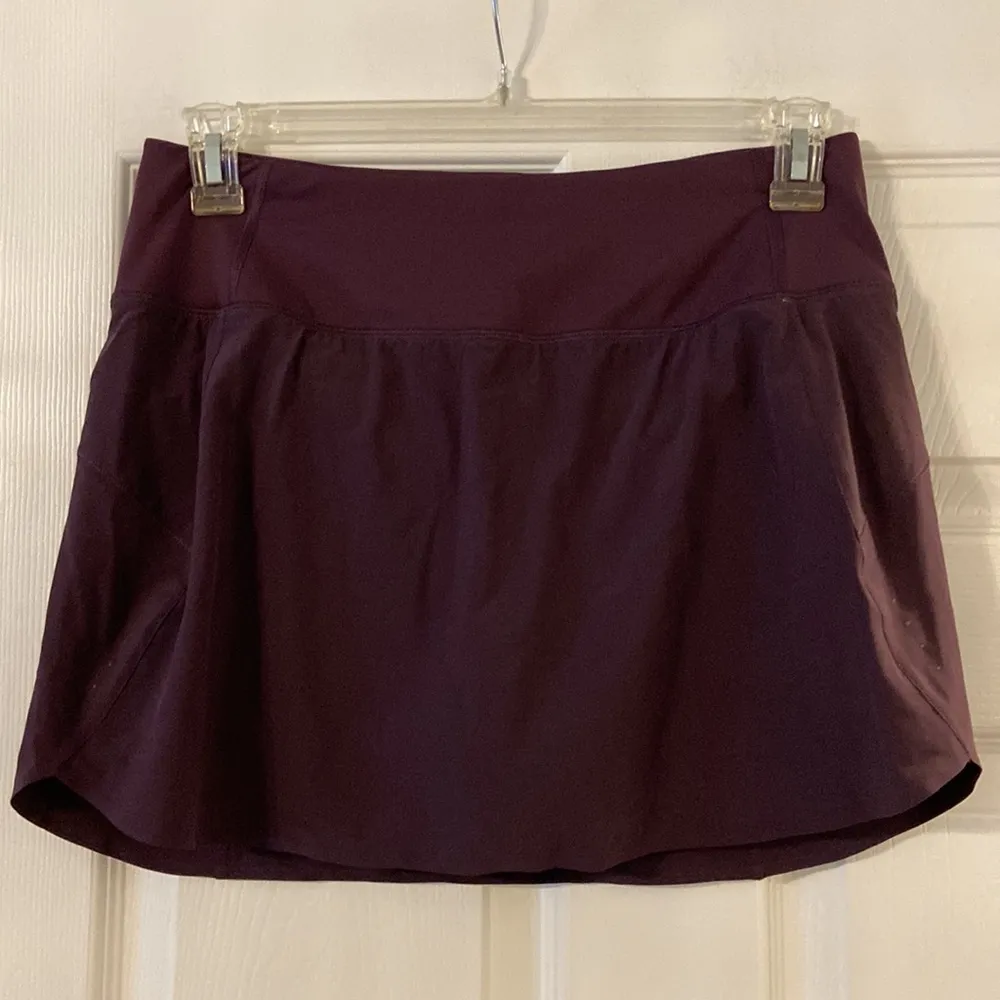 Athleta Women’s Skorts size M length 15” waist 30” excellent condition - Image 2
