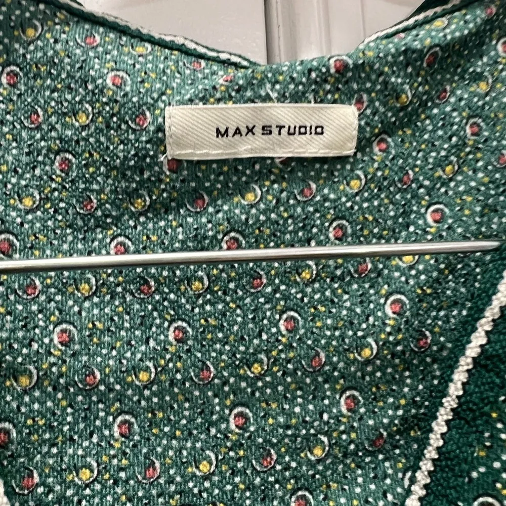 Max Studio Green Crepe Long Sleeve Smocked Wrap Dress Size Small $128 - Image 5