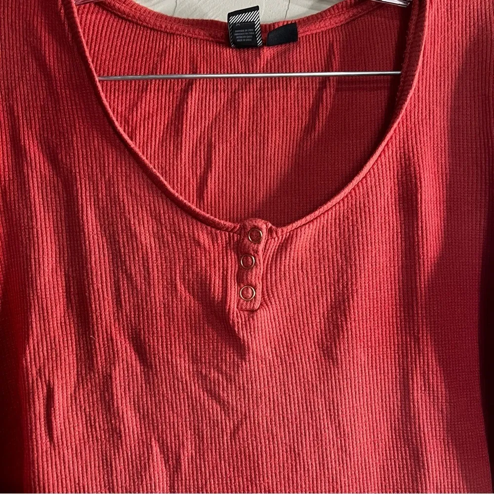 Volcom‎ Women’s Lived In Lounge Orange Thermal Top - Image 4