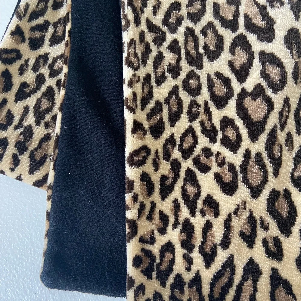 EUC | Women’s fleece leopard print black‎ reversible winter warm fuzzy scarf Brown - Image 2