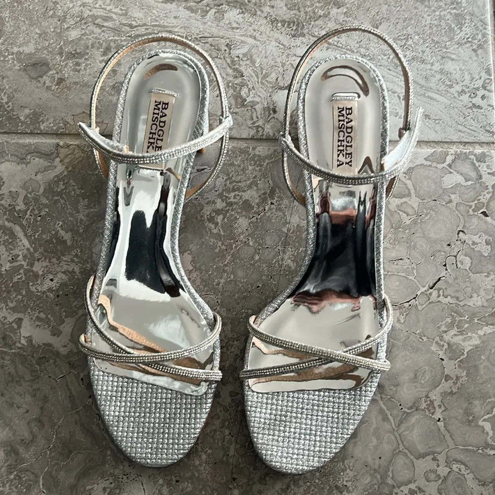 Badgley Mischka Ultima Strappy Block Heel Sandals in Silver, Size 11 New in Box - Image 7