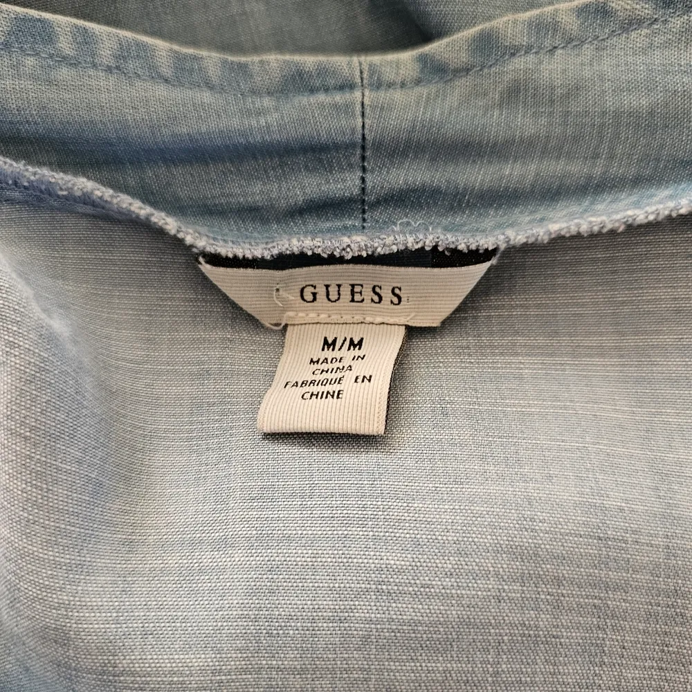 Guess  Audrey Chambray Bell Sleeve Crop Top Size Medium - Image 6