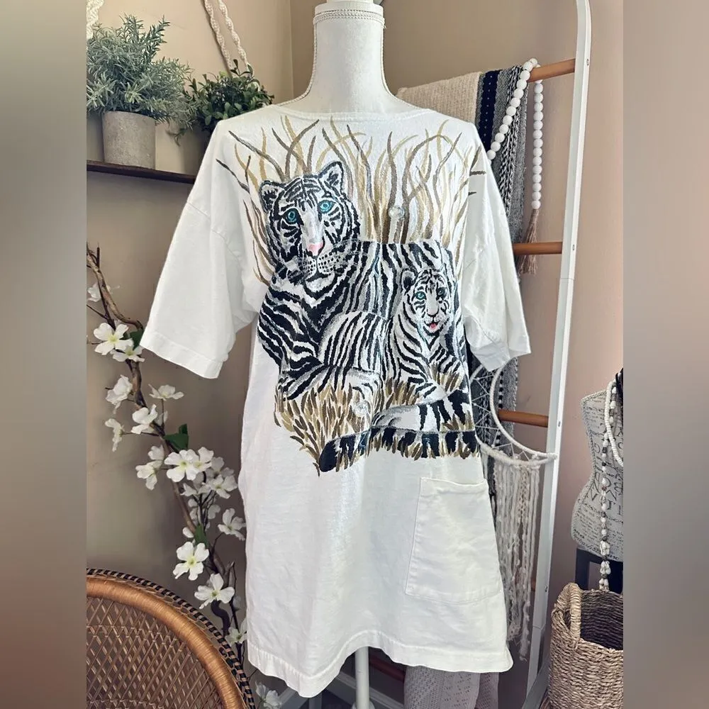 Vintage Ease Sport White Tiger Mom & Baby Artsy Hand Painted Tunic T Shirt Size L - Image 2