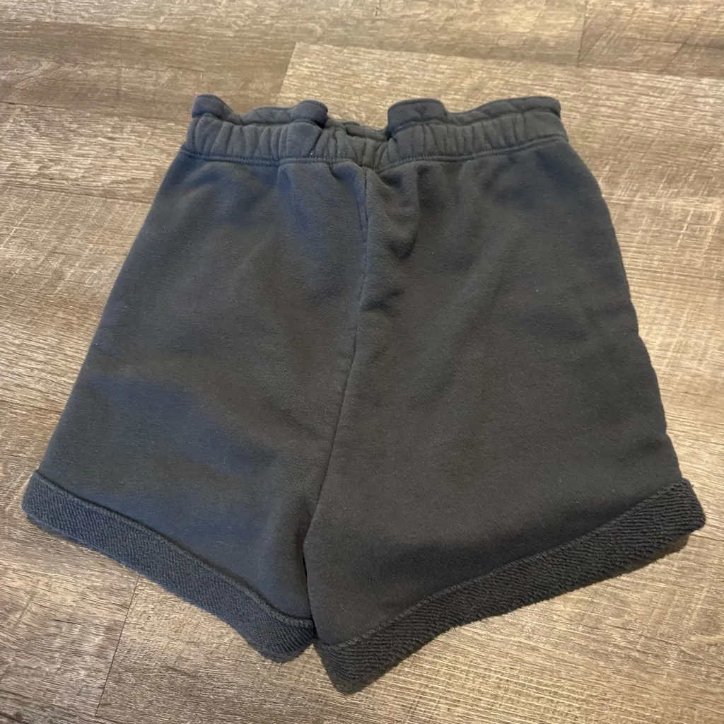 Abercrombie & Fitch Grey Shorts - Image 4