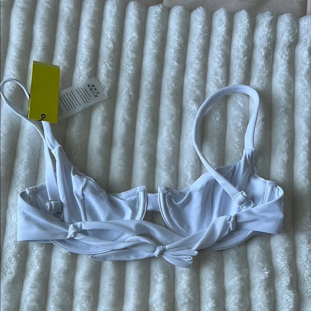 NWT ONEONE Swimwear Grace White Underwire Bikini Top Size L - Image 6