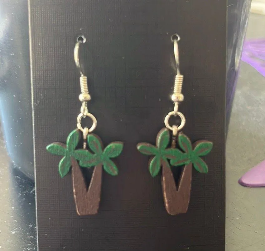 Boutique Tropical Wooden Palm Tree Earrings - Image 3