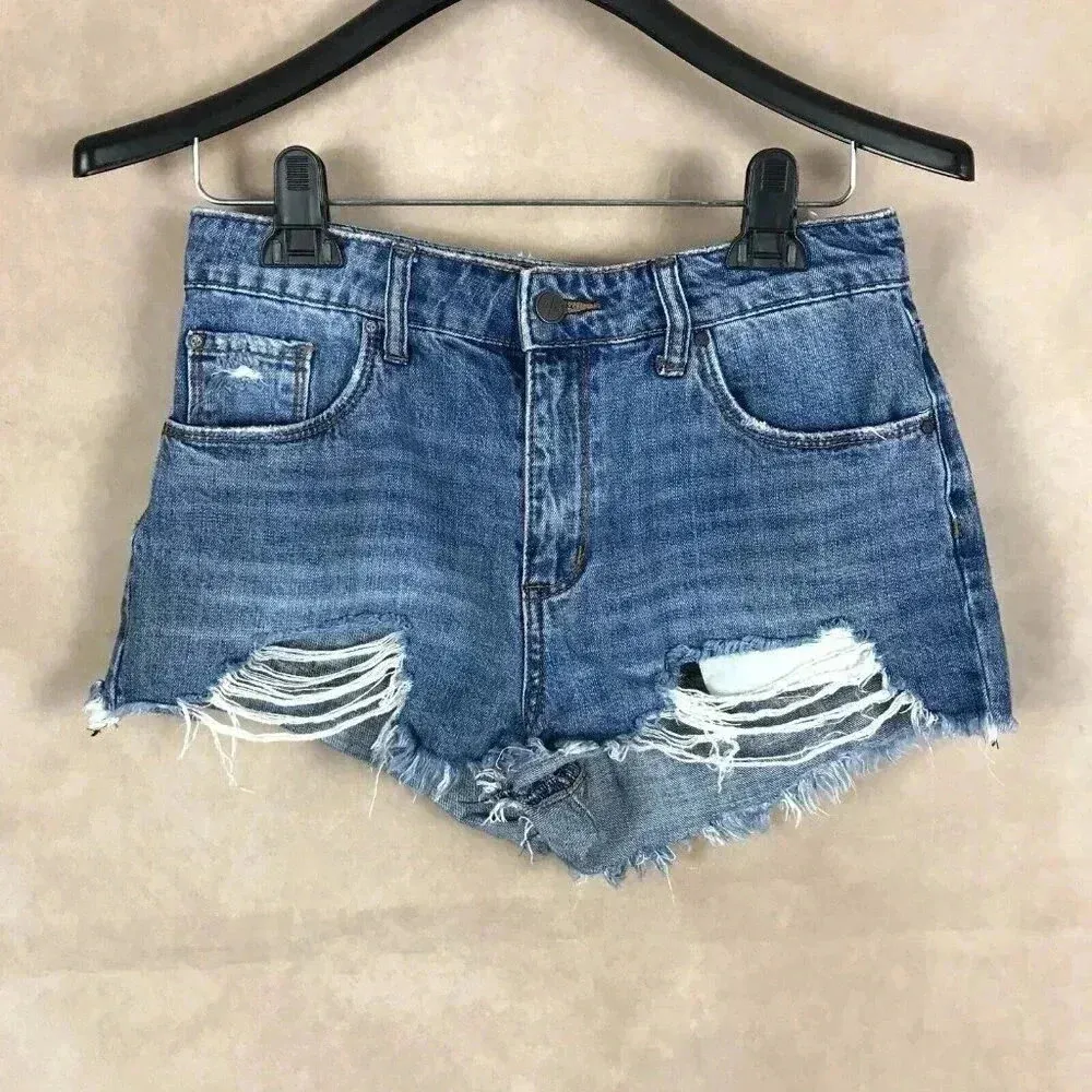 BP. URBAN OUTFITTERS Cut-off Distressed Denim Shorts Size 26 - Image 2