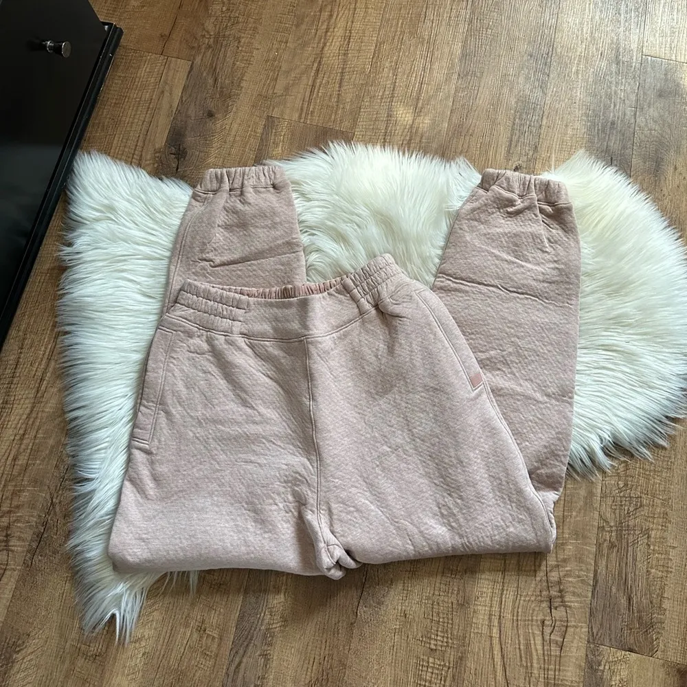 LUNYA Restore Double Faced Joggers Pink Size M - Image 4