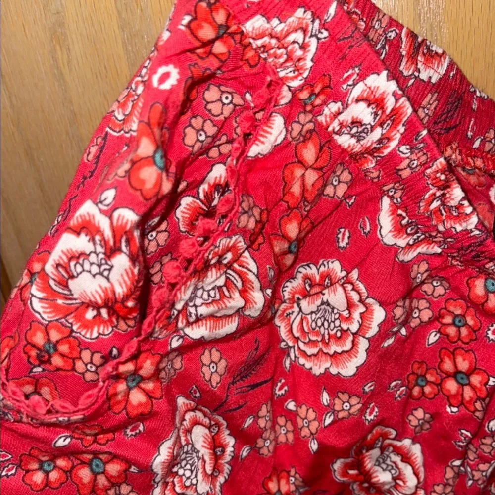 Red Floral Flowy Shorts - Image 3